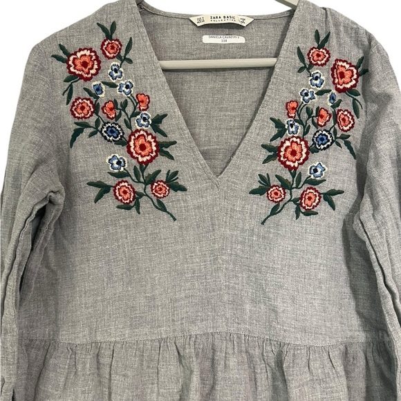 Zara Floral Embroidered Gray Blouse small - Picture 3 of 9